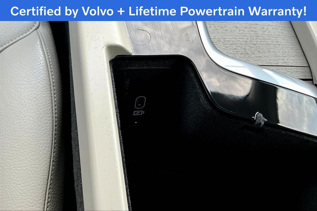 2023 Volvo XC60 B5 Plus Bright Theme