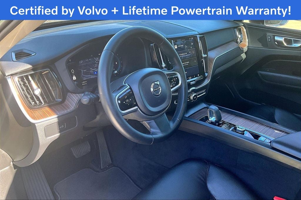 2023 Volvo XC60 B5 Plus Bright Theme