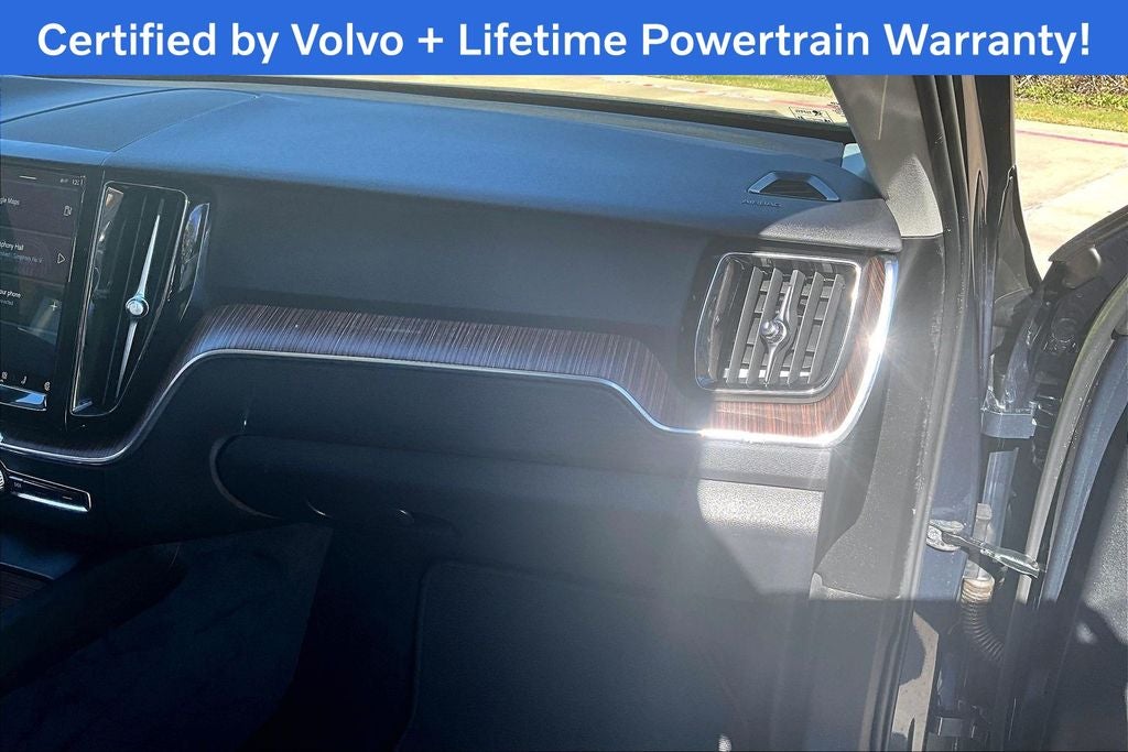 2023 Volvo XC60 B5 Plus Bright Theme