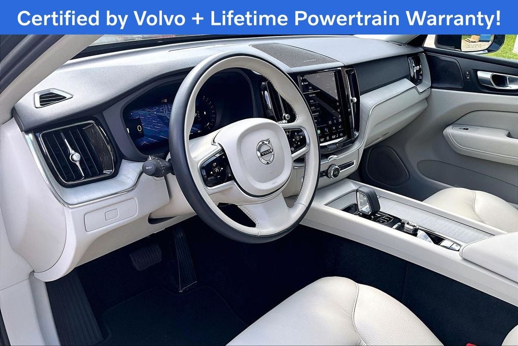 2023 Volvo XC60 B5 Plus Bright Theme