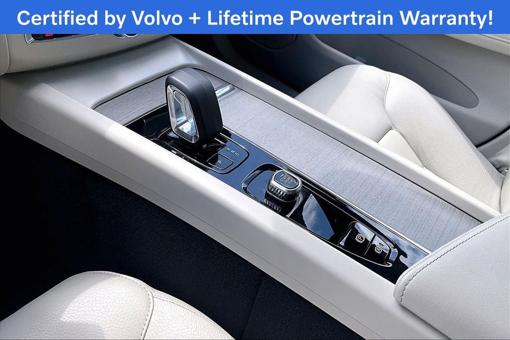 2023 Volvo XC60 B5 Plus Bright Theme