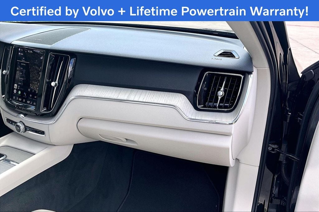 2023 Volvo XC60 B5 Plus Bright Theme