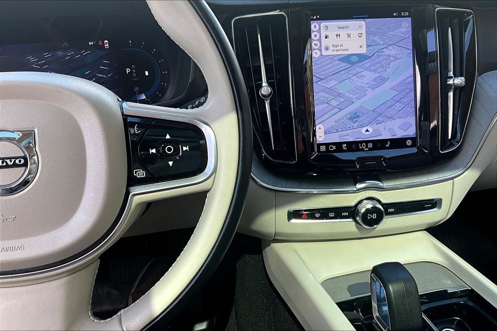 2023 Volvo XC60 B5 Plus Bright Theme