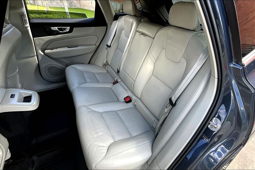 2023 Volvo XC60 B5 Plus Bright Theme