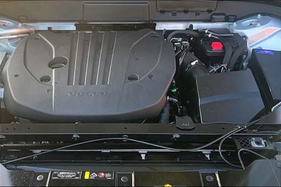 2023 Volvo XC60 B5 Plus Dark Theme