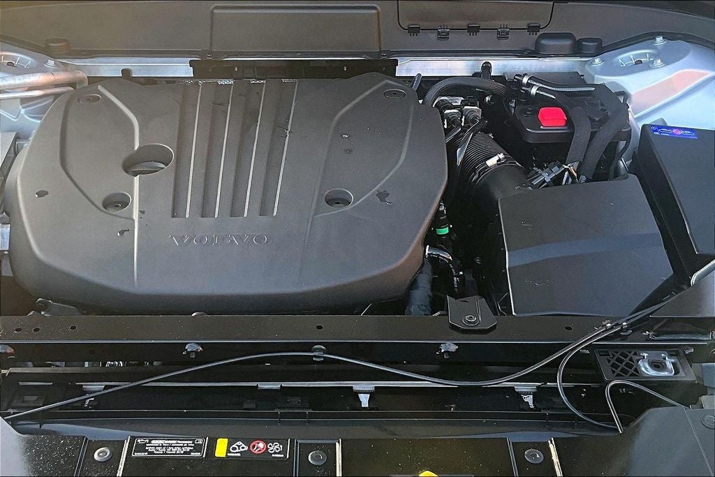 2023 Volvo XC60 B5 Plus Dark Theme
