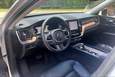 2023 Volvo XC60 B5 Plus Dark Theme