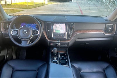 2023 Volvo XC60 B5 Plus Dark Theme