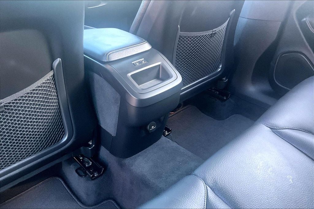 2023 Volvo XC60 B5 Plus Dark Theme