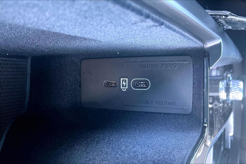 2023 Volvo XC60 B5 Plus Dark Theme