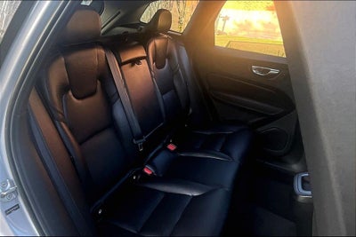 2023 Volvo XC60 B5 Plus Dark Theme