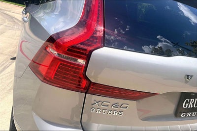 2023 Volvo XC60 B5 Plus Dark Theme