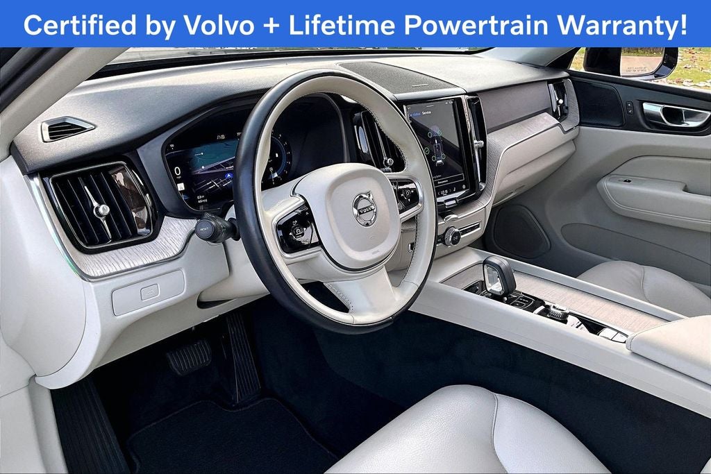 2023 Volvo XC60 B5 Plus Dark Theme