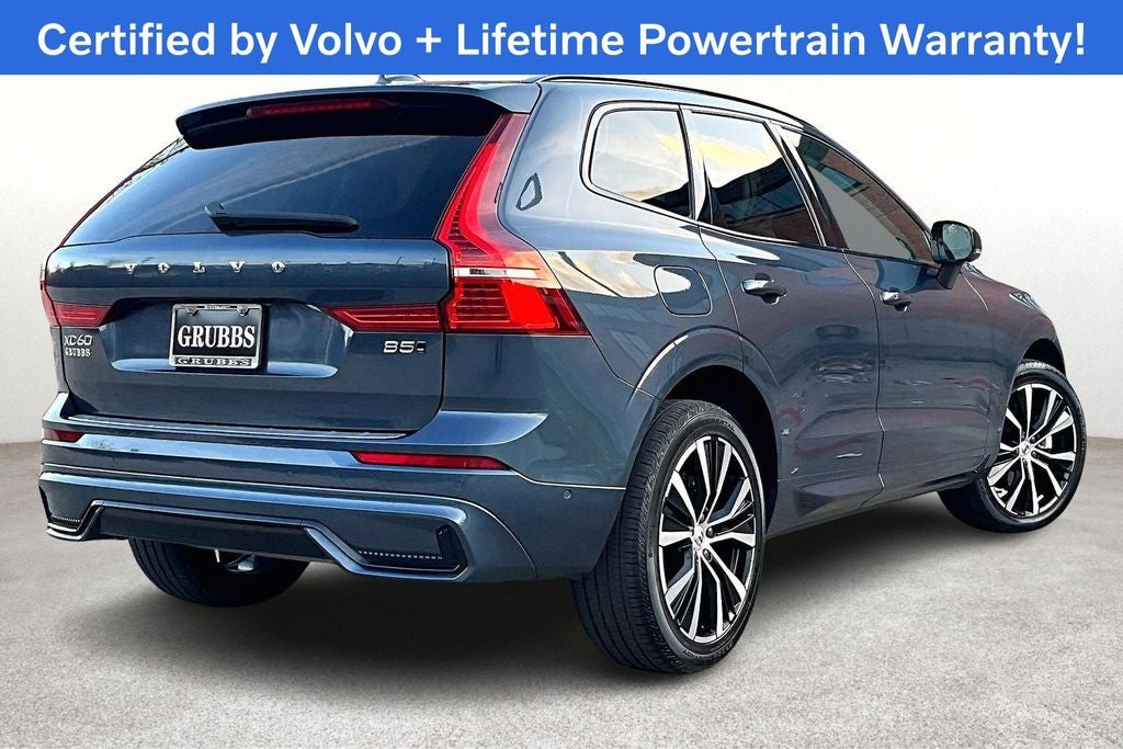 2023 Volvo XC60 B5 Plus Dark Theme