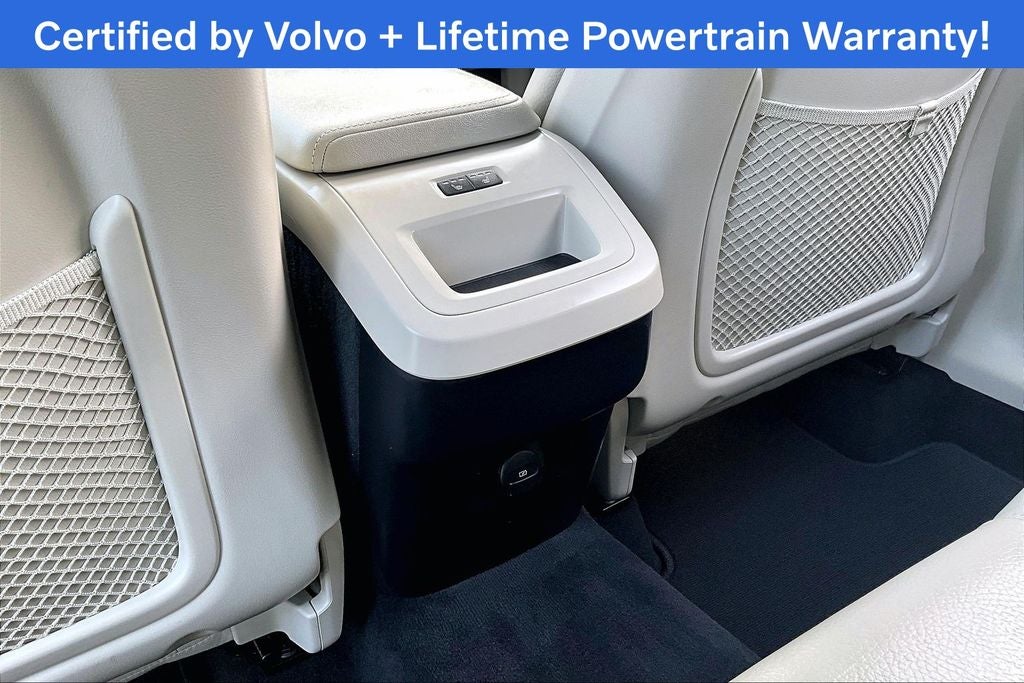 2023 Volvo XC60 B5 Plus Dark Theme