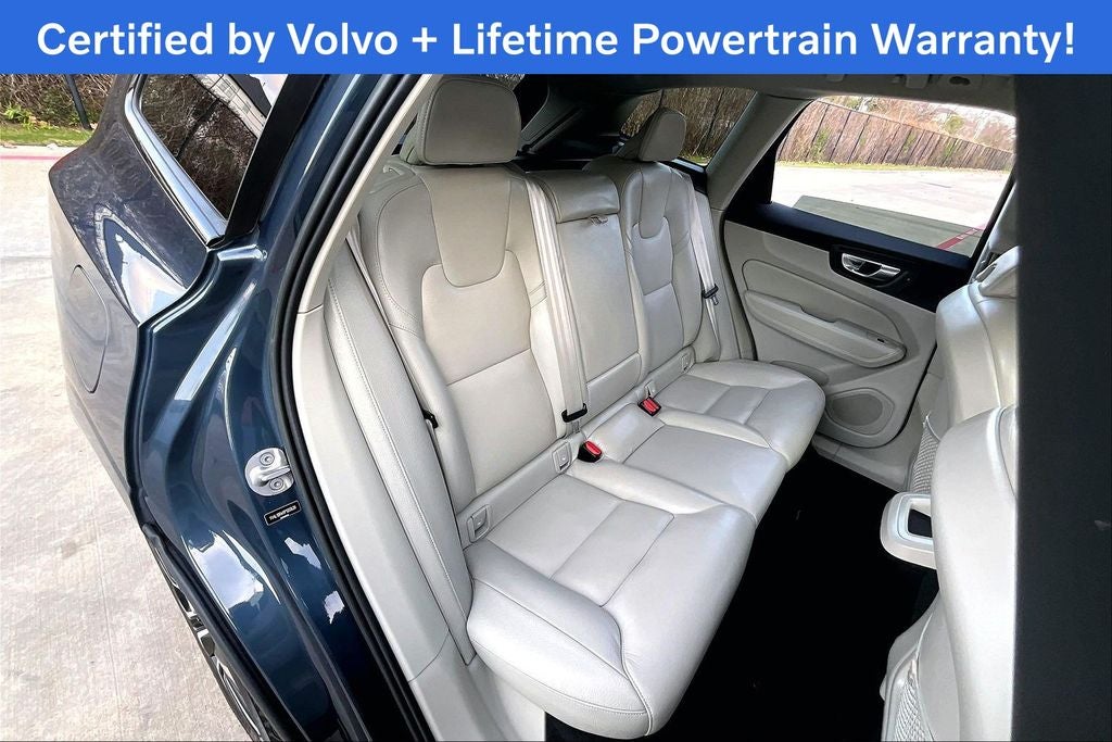 2023 Volvo XC60 B5 Plus Dark Theme