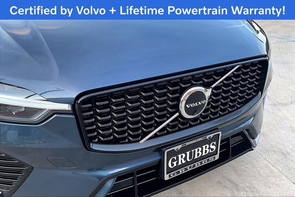2023 Volvo XC60 B5 Plus Dark Theme