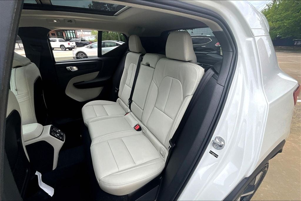 2026 Volvo XC40 B5 Plus