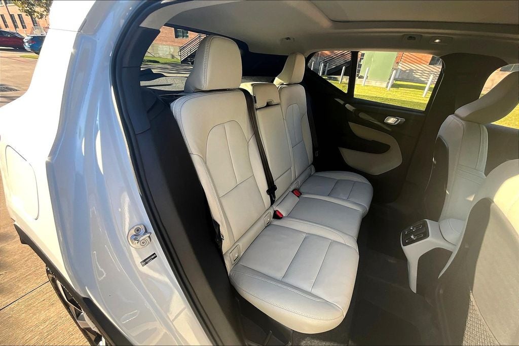 2026 Volvo XC40 B5 Plus