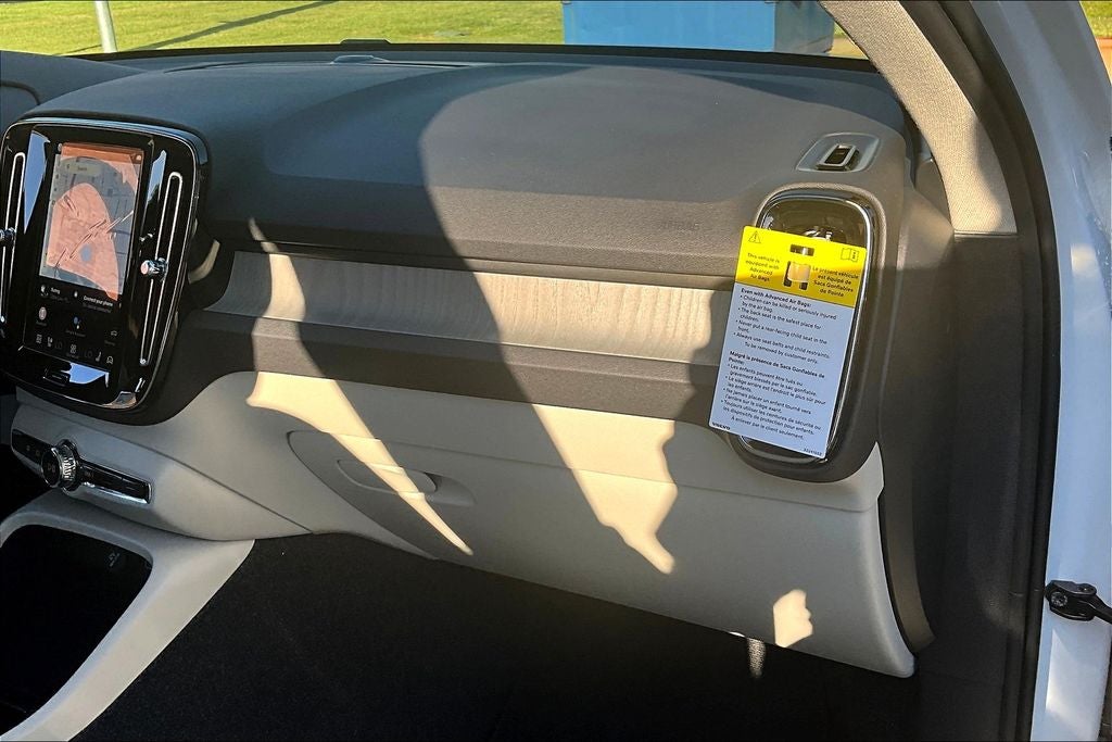 2026 Volvo XC40 B5 Plus