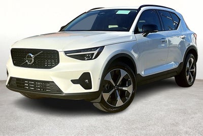 2026 Volvo XC40 B5 Plus