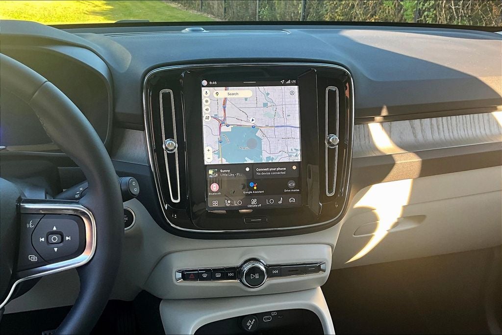 2026 Volvo XC40 B5 Plus