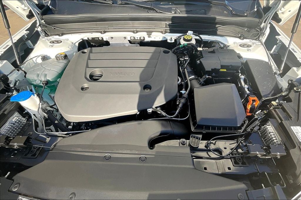 2026 Volvo XC40 B5 Plus