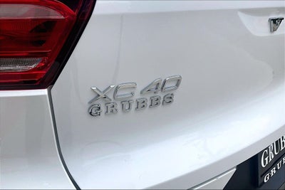 2026 Volvo XC40 B5 Plus