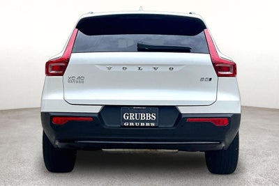 2026 Volvo XC40 B5 Plus