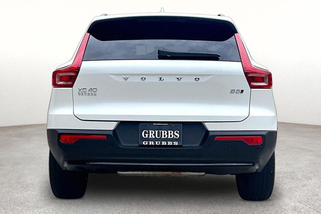 2026 Volvo XC40 B5 Plus