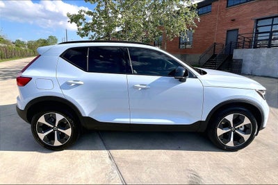 2026 Volvo XC40 B5 Plus