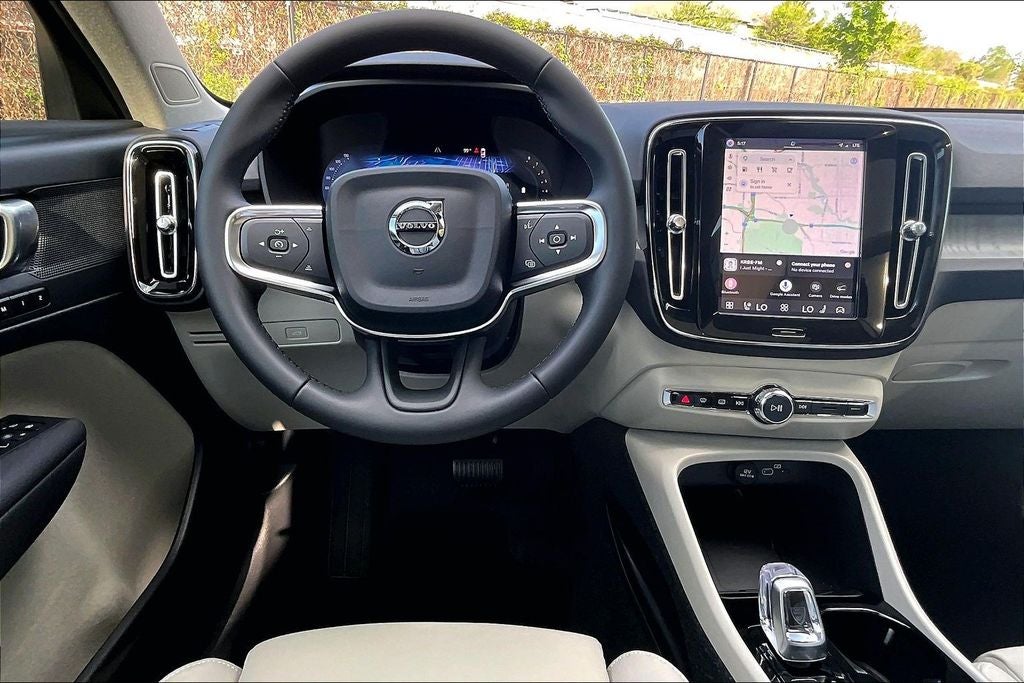 2026 Volvo XC40 B5 Plus