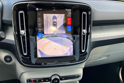 2026 Volvo XC40 B5 Plus