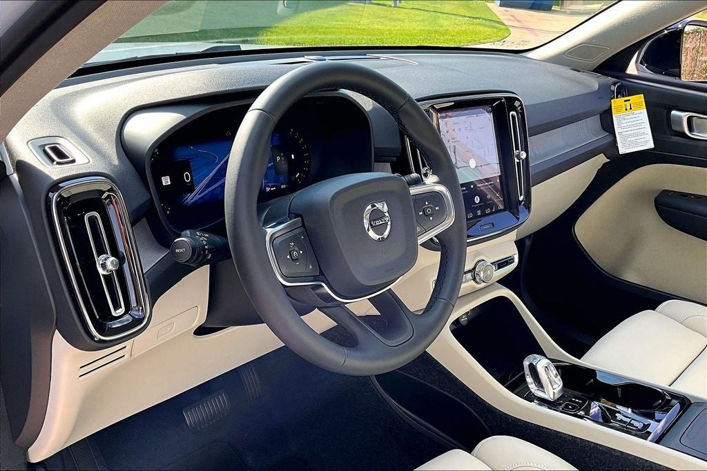2026 Volvo XC40 B5 Plus