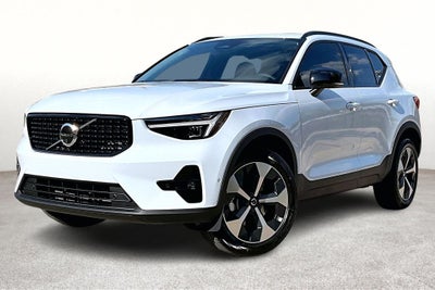 2026 Volvo XC40 B5 Plus