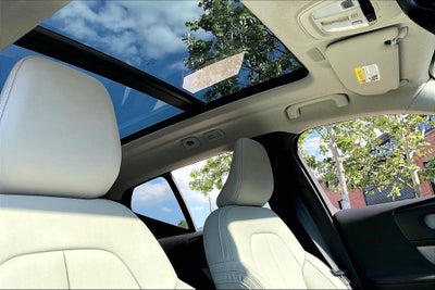 2026 Volvo XC40 B5 Plus