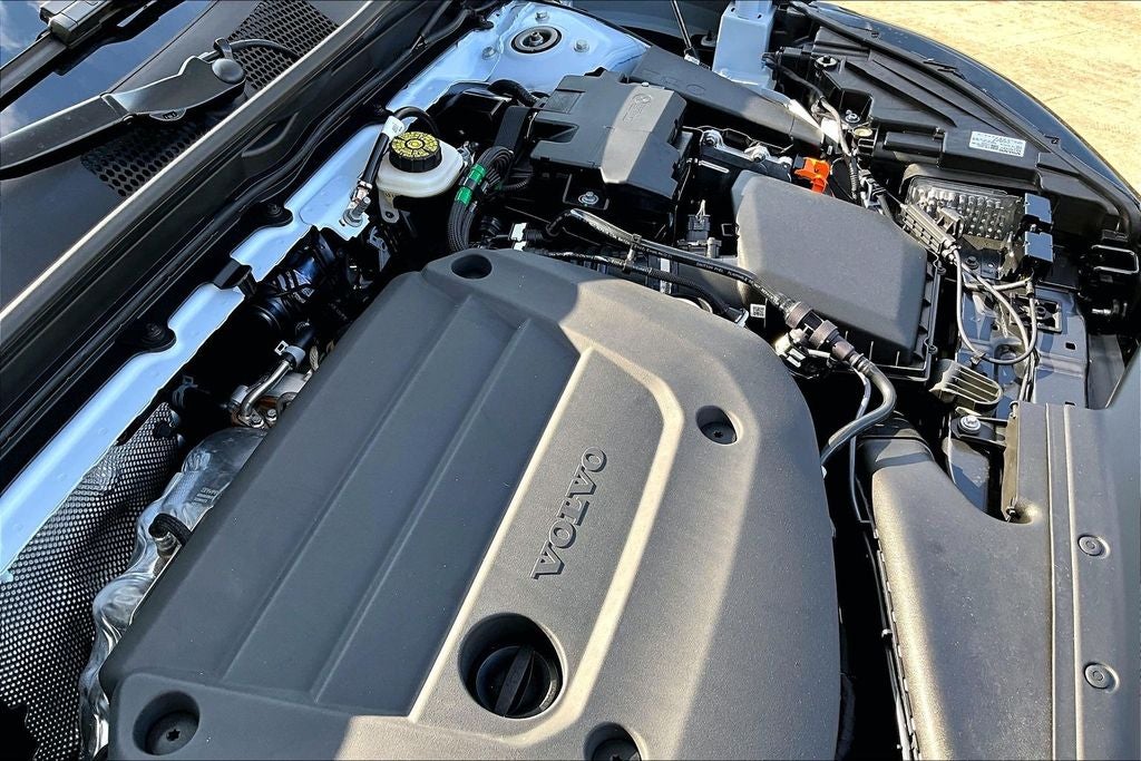 2026 Volvo XC40 B5 Plus