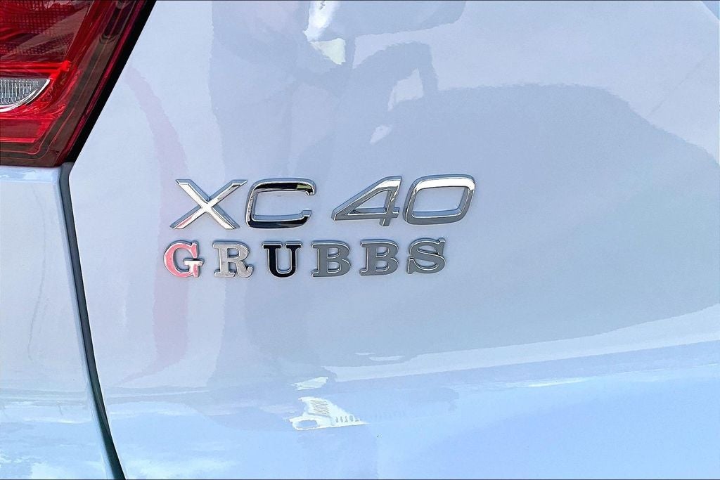 2026 Volvo XC40 B5 Plus