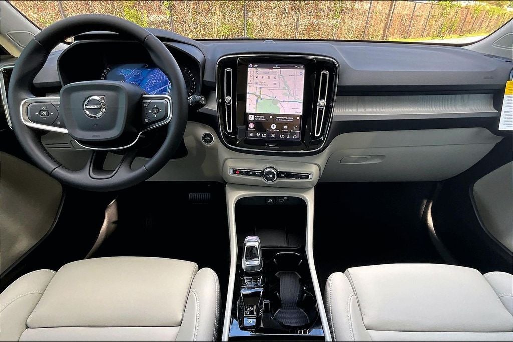 2026 Volvo XC40 B5 Plus