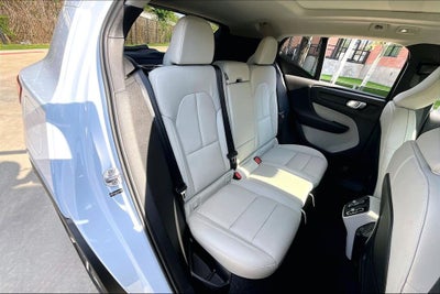 2026 Volvo XC40 B5 Plus