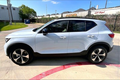 2026 Volvo XC40 B5 Plus