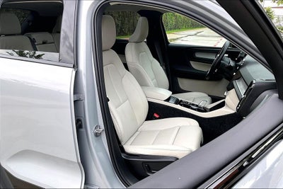 2026 Volvo XC40 B5 Plus