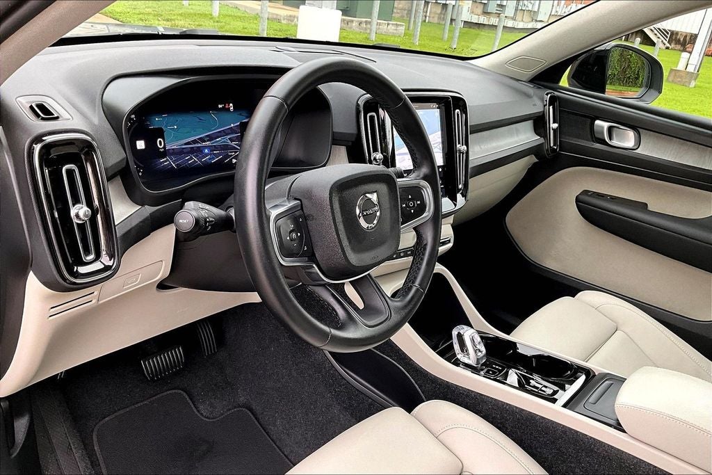 2026 Volvo XC40 B5 Plus