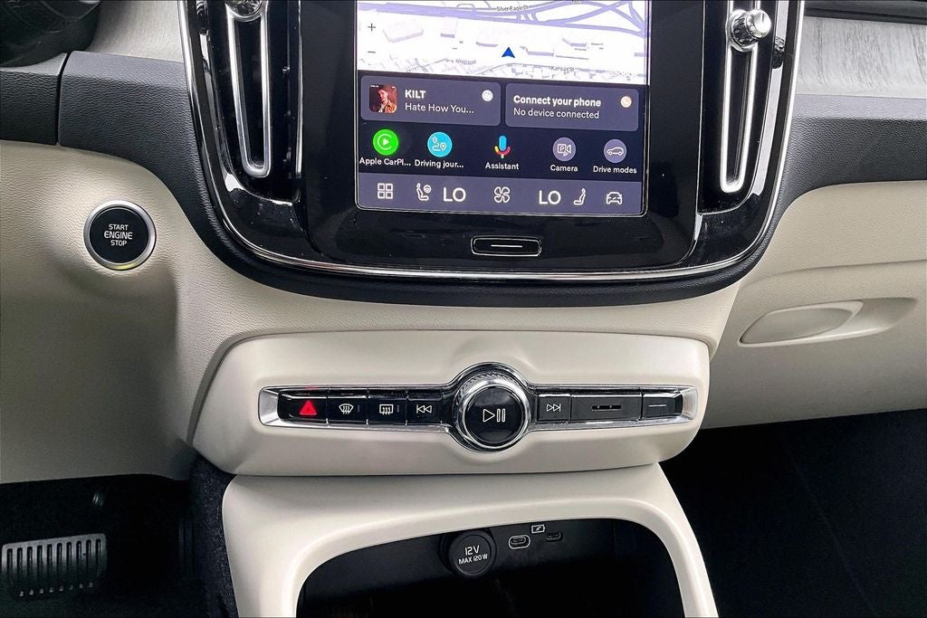 2026 Volvo XC40 B5 Plus