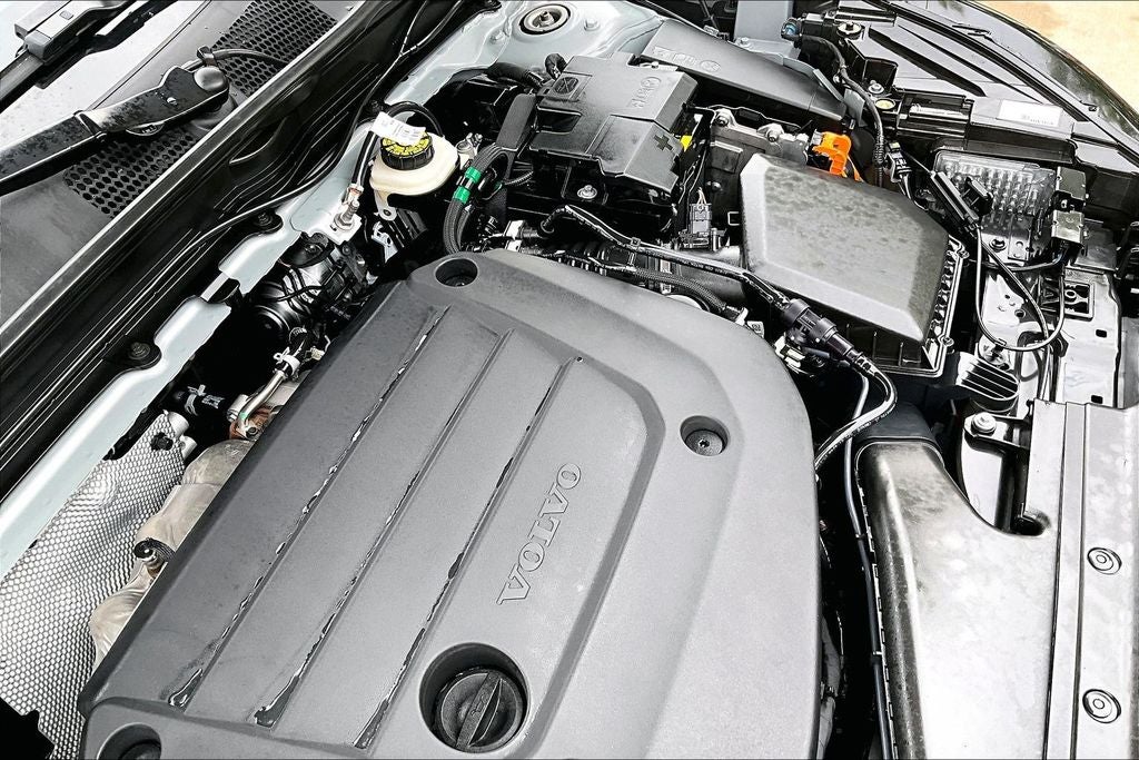 2026 Volvo XC40 B5 Plus