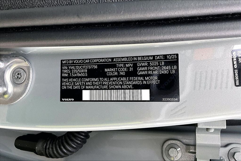 2026 Volvo XC40 B5 Plus