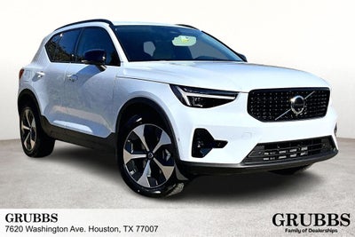 2026 Volvo XC40 B5 Plus