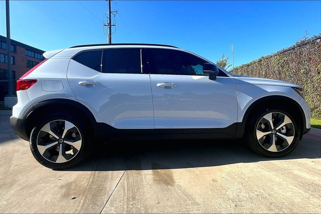 2026 Volvo XC40 B5 Plus