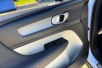 2026 Volvo XC40 B5 Plus