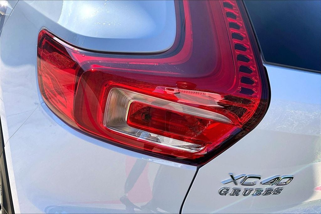 2026 Volvo XC40 B5 Plus